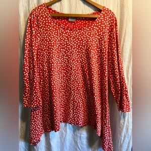 Chicos size 2. Woman’s size 12. Polka dot. Orange red. 3/4 sleeve. Wavy bottom.